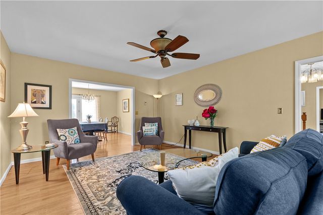 20 Morrison Avenue, Middletown, RI 02840