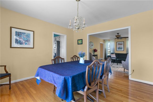 20 Morrison Avenue, Middletown, RI 02840