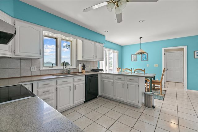 20 Morrison Avenue, Middletown, RI 02840