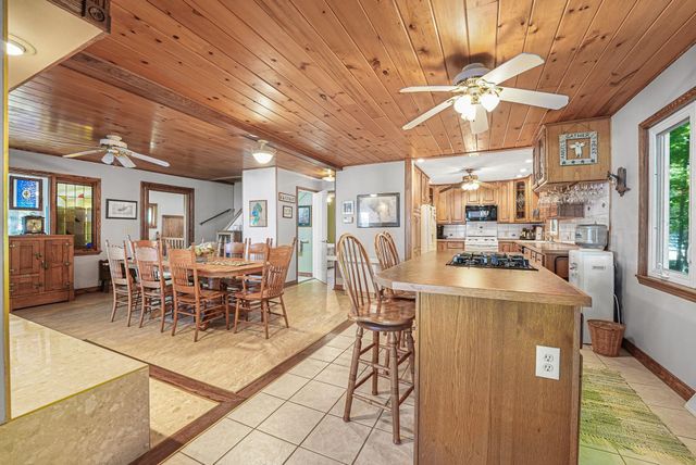 4923 Lakeview Drive, Green Lake Twp, MI 49643