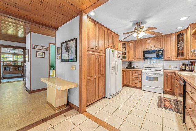 4923 Lakeview Drive, Green Lake Twp, MI 49643