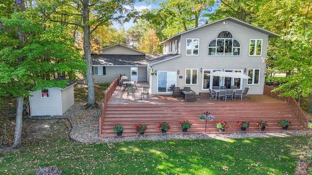 4923 Lakeview Drive, Green Lake Twp, MI 49643