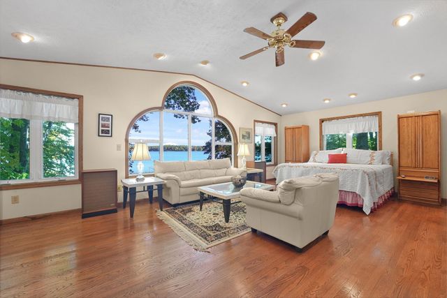 4923 Lakeview Drive, Green Lake Twp, MI 49643