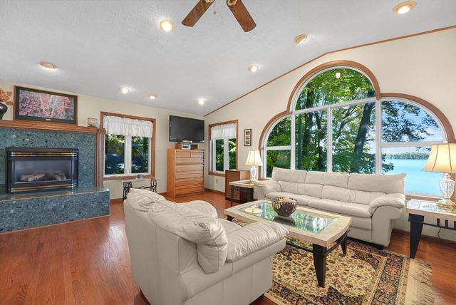 4923 Lakeview Drive, Green Lake Twp, MI 49643