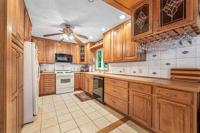 4923 Lakeview Drive, Green Lake Twp, MI 49643