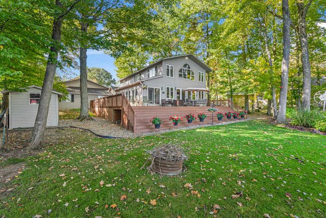 4923 Lakeview Drive, Green Lake Twp, MI 49643