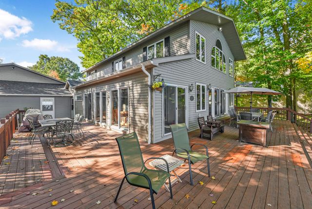 4923 Lakeview Drive, Green Lake Twp, MI 49643