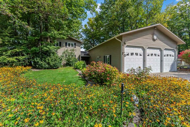 4923 Lakeview Drive, Green Lake Twp, MI 49643