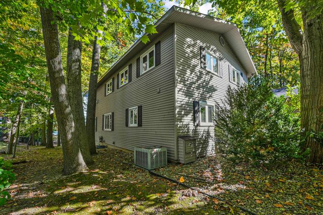 4923 Lakeview Drive, Green Lake Twp, MI 49643