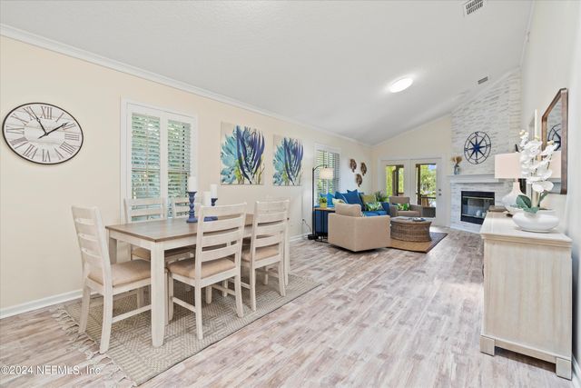 1940 AMERICA Avenue, Jacksonville Beach, FL 32250