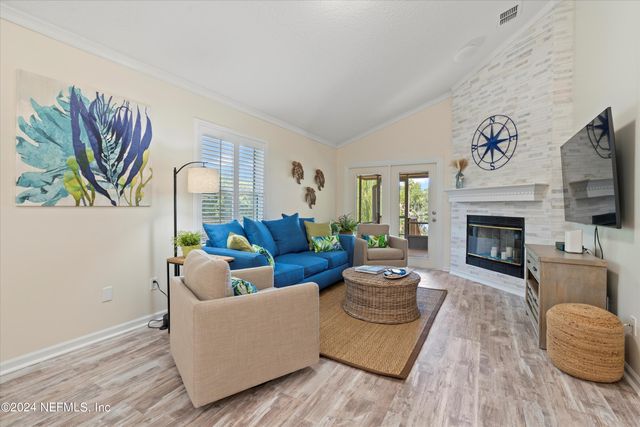 1940 AMERICA Avenue, Jacksonville Beach, FL 32250