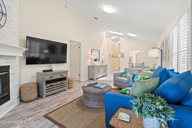 1940 AMERICA Avenue, Jacksonville Beach, FL 32250