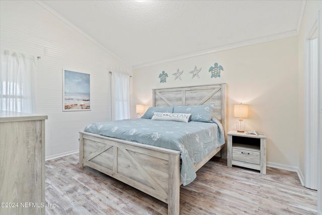 1940 AMERICA Avenue, Jacksonville Beach, FL 32250