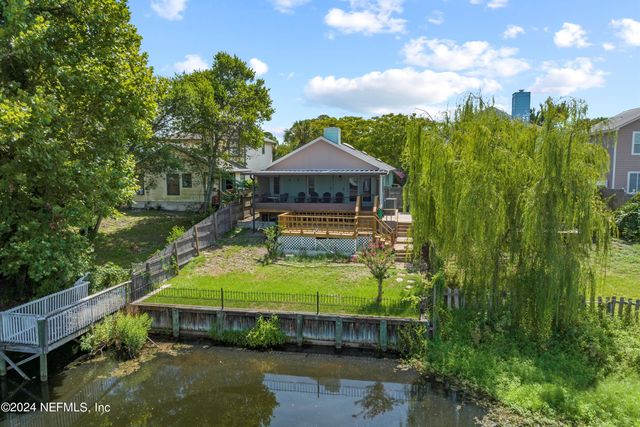 1940 AMERICA Avenue, Jacksonville Beach, FL 32250