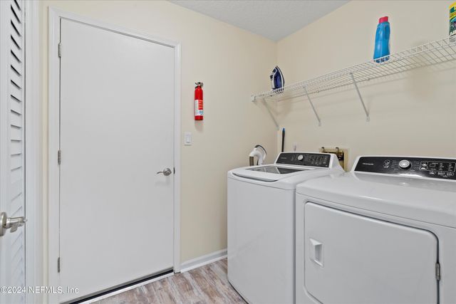 1940 AMERICA Avenue, Jacksonville Beach, FL 32250