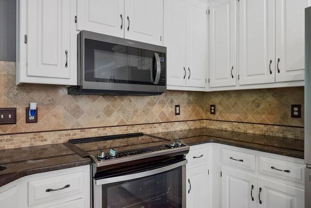 13975 W 143 Court, Olathe, KS 66062