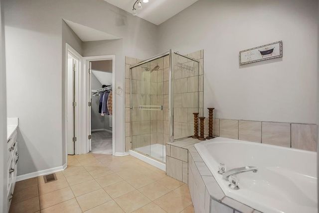 13975 W 143 Court, Olathe, KS 66062