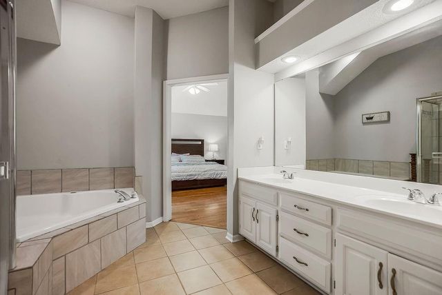 13975 W 143 Court, Olathe, KS 66062