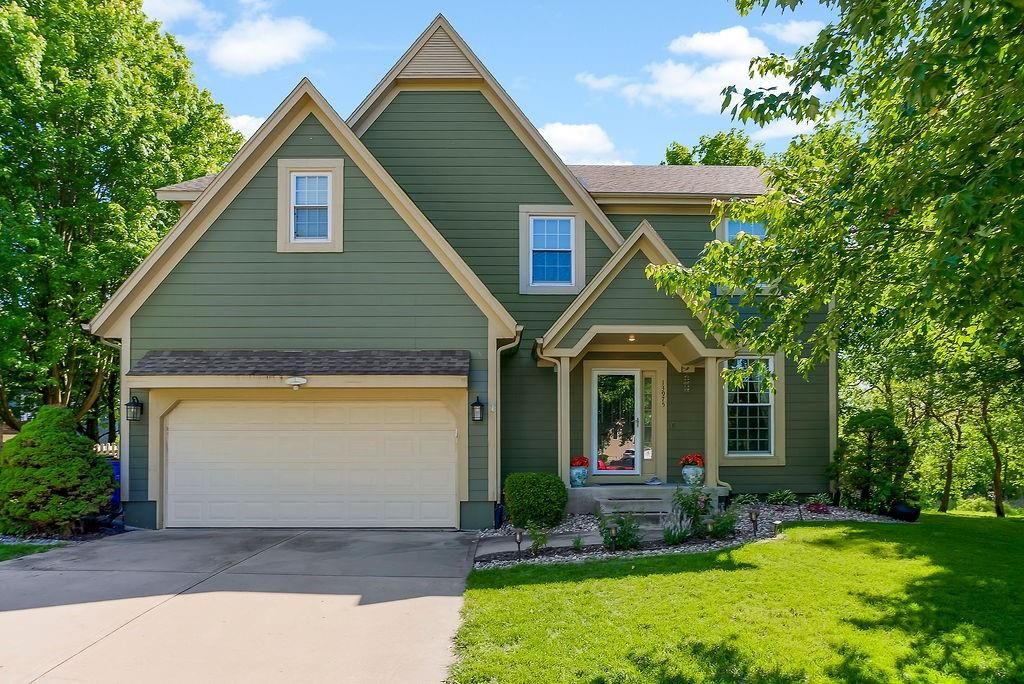 13975 W 143 Court, Olathe, KS 66062