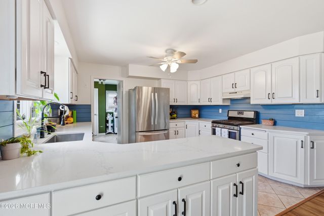 158 Pinewood Road, Toms River, NJ 08753