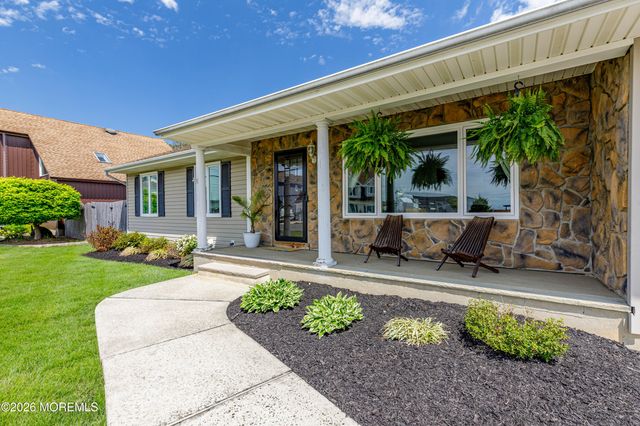 158 Pinewood Road, Toms River, NJ 08753