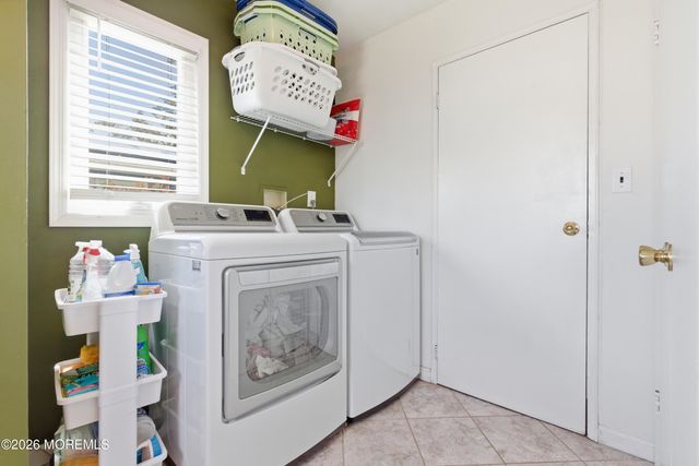 158 Pinewood Road, Toms River, NJ 08753