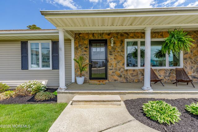 158 Pinewood Road, Toms River, NJ 08753