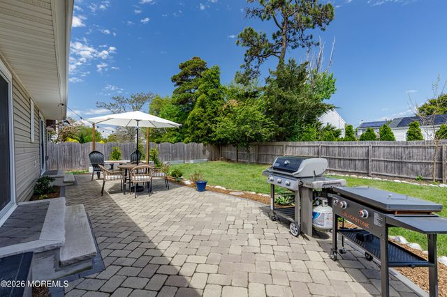 158 Pinewood Road, Toms River, NJ 08753