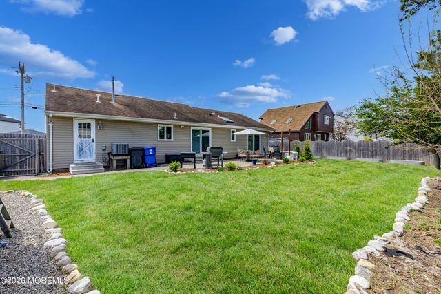 158 Pinewood Road, Toms River, NJ 08753