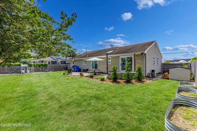 158 Pinewood Road, Toms River, NJ 08753