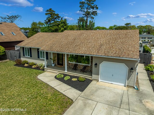 158 Pinewood Road, Toms River, NJ 08753
