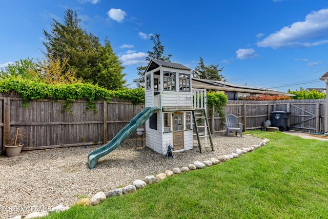 158 Pinewood Road, Toms River, NJ 08753