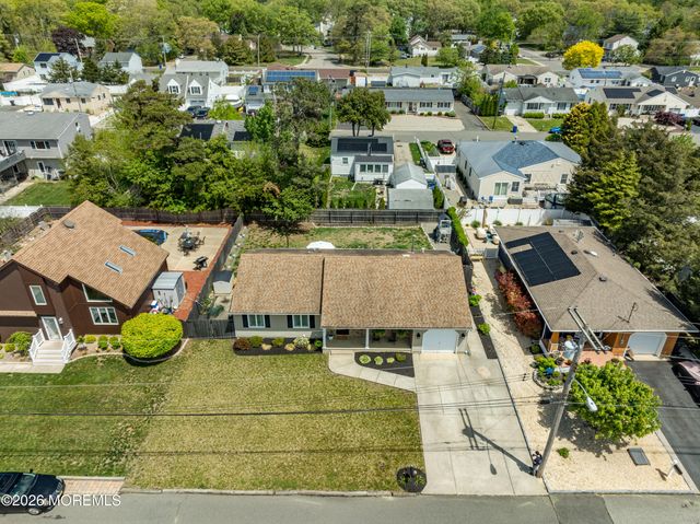 158 Pinewood Road, Toms River, NJ 08753