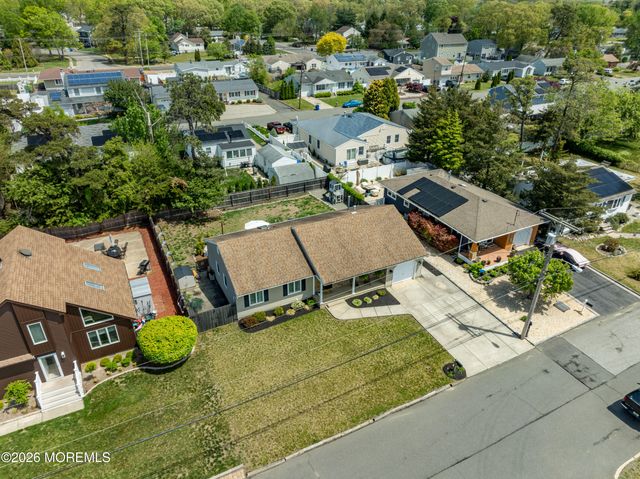158 Pinewood Road, Toms River, NJ 08753