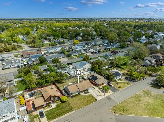 158 Pinewood Road, Toms River, NJ 08753