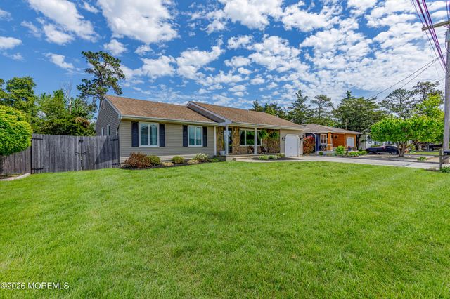 158 Pinewood Road, Toms River, NJ 08753