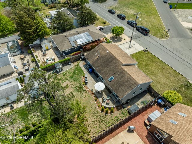 158 Pinewood Road, Toms River, NJ 08753