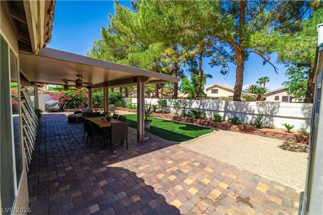 906 Sitting Bull Drive, Henderson, NV 89014