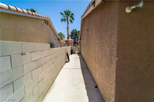 906 Sitting Bull Drive, Henderson, NV 89014