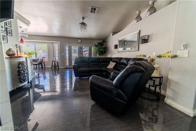 906 Sitting Bull Drive, Henderson, NV 89014