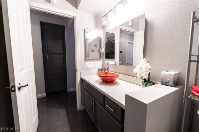 906 Sitting Bull Drive, Henderson, NV 89014