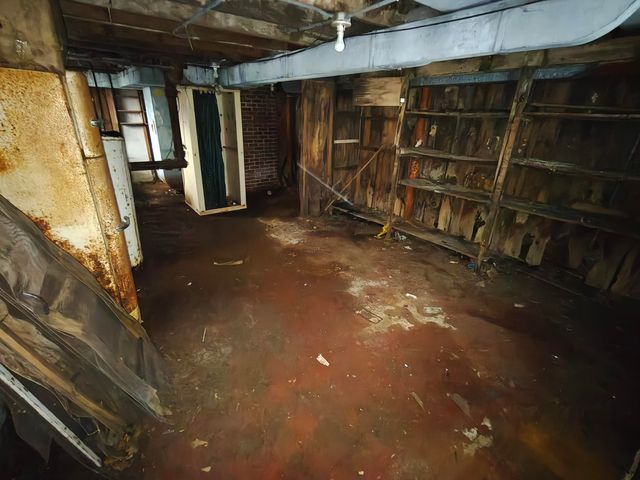 238 N Indiana Street, Griffith, IN 46319