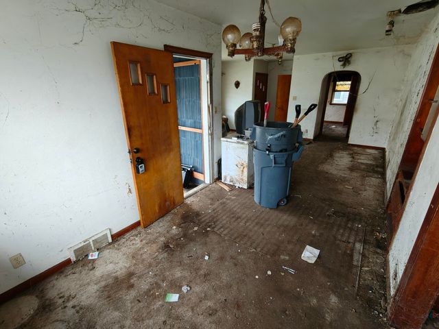 238 N Indiana Street, Griffith, IN 46319