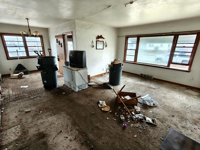 238 N Indiana Street, Griffith, IN 46319