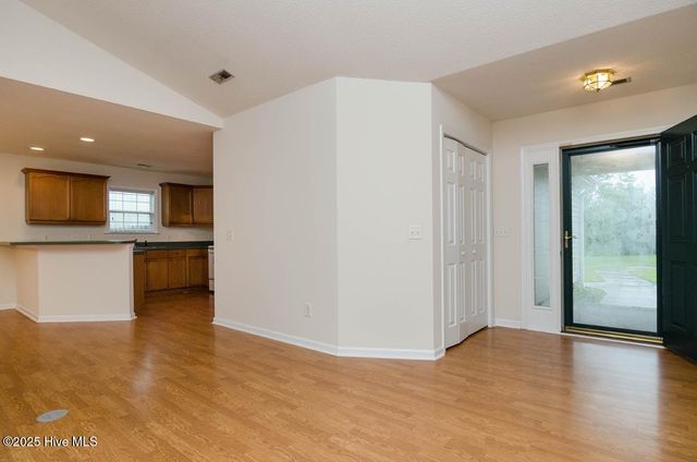 7511 Old Oak Road, Wilmington, NC 28411