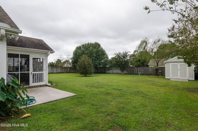 7511 Old Oak Road, Wilmington, NC 28411