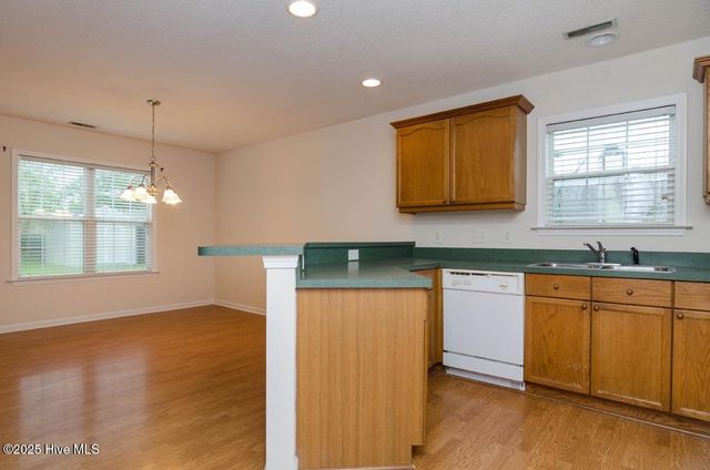 7511 Old Oak Road, Wilmington, NC 28411