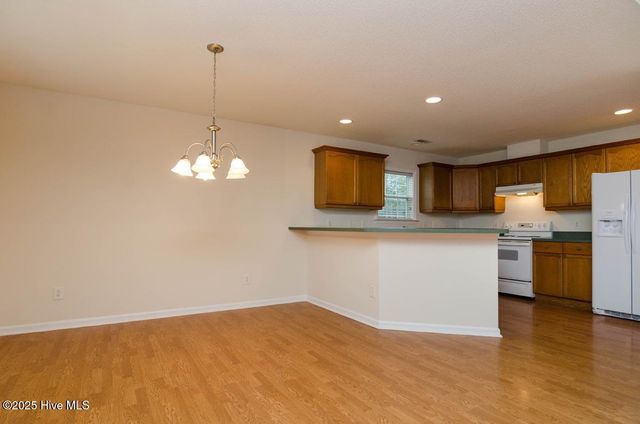 7511 Old Oak Road, Wilmington, NC 28411