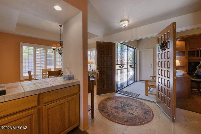 836 E Camino Diestro, Oro Valley, AZ 85704