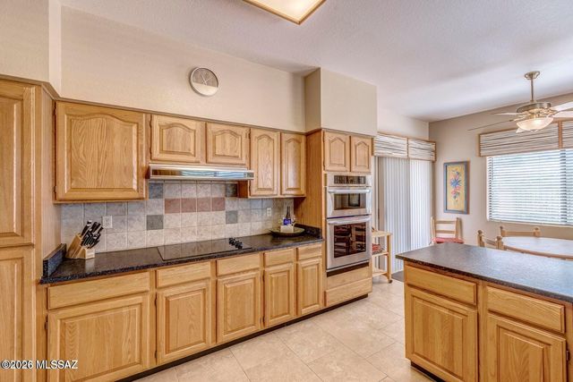 836 E Camino Diestro, Oro Valley, AZ 85704